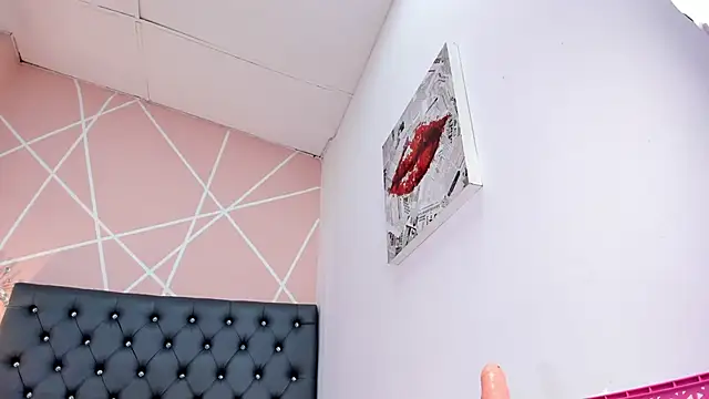 Snapshot of Miia_Diiaz chatting on February 7, 7:06 pm Miia Diiaz online show from February 7, 7:06 pm