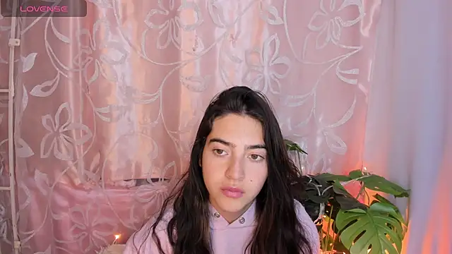 Snapshot of Arii_vega_ chatting on May 3, 5:30 pm Arii vega online show from May 3, 5:30 pm
