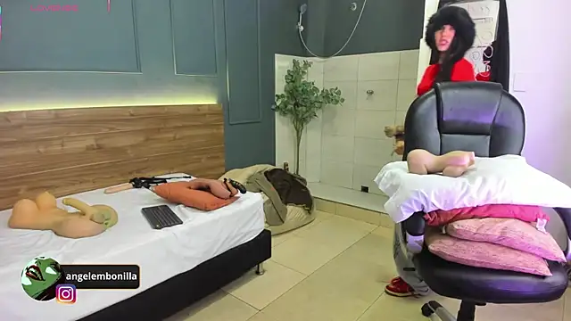 megan morgan01 online show from July 18, 1:04 pm