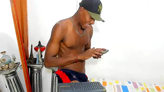 Snapshot of Darick_brown chatting on March 5, 11:27 pm Darick brown online show from March 5, 11:27 pm