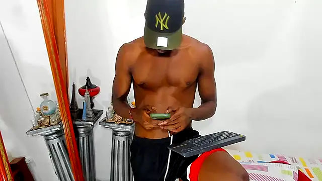 Snapshot of Darick_brown chatting on March 8, 8:35 pm Darick brown online show from March 8, 8:35 pm
