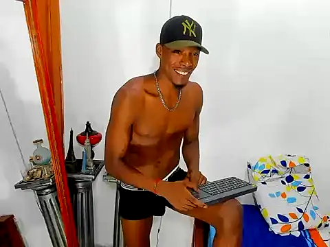 Snapshot of Darick_brown chatting on March 17, 3:36 am Darick brown online show from March 17, 3:36 am