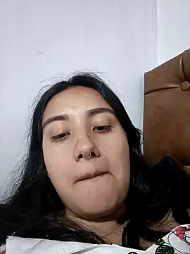Snapshot of Hellen_Alex chatting on May 5, 2:25 pm Hellen Alex online show from May 5, 2:25 pm