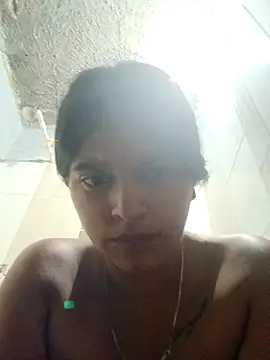 Snapshot of naughty-girl01 chatting on February 6, 10:04 am naughty-girl01 online show from February 6, 10:04 am