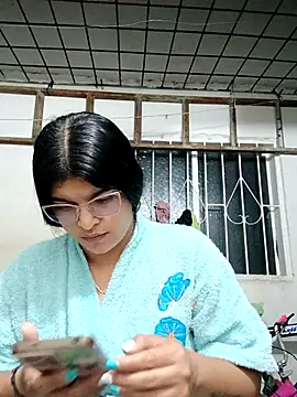 Snapshot of naughty-girl01 chatting on February 27, 10:26 am naughty-girl01 online show from February 27, 10:26 am