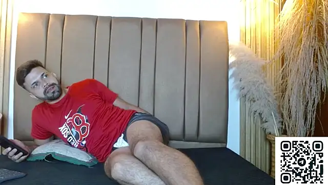 Snapshot of max_ashley_mds chatting on June 6, 1:38 pm max ashley mds online show from June 6, 1:38 pm