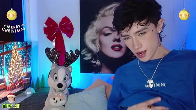 maxiy 001 online show from December 9, 8:23 pm