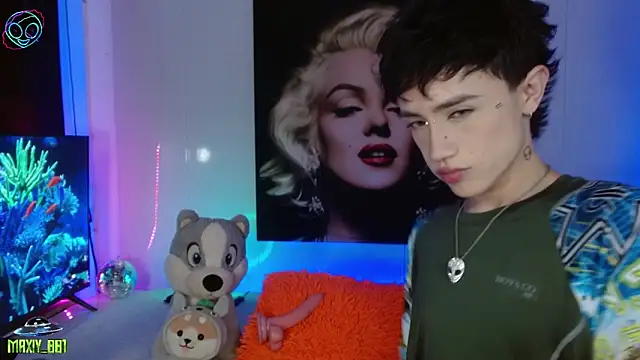 maxiy 001 online show from February 26, 4:35 pm