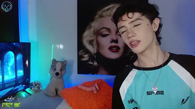 maxiy 001 online show from September 22, 3:52 am