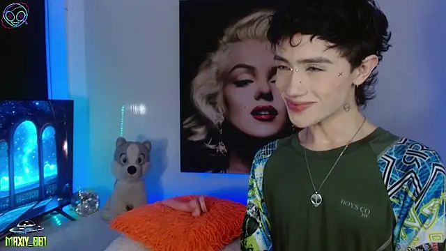 maxiy 001 online show from September 24, 3:32 am