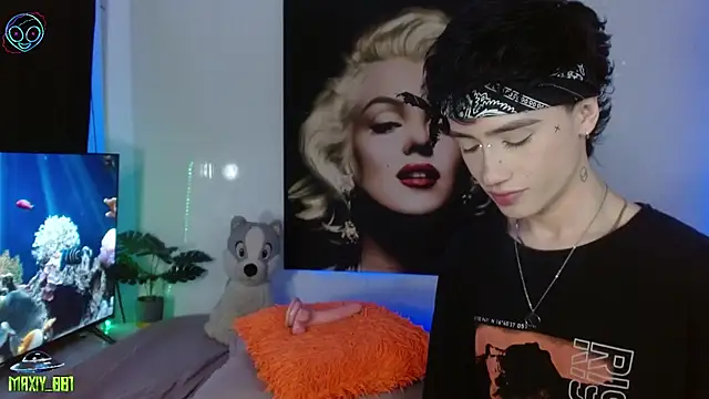 maxiy 001 online show from November 20, 7:08 am