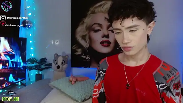 maxiy 001 online show from January 13, 4:01 pm