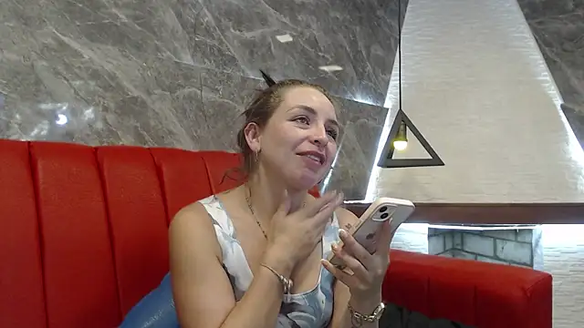  isaabellaa online show from February 6, 5:19 pm