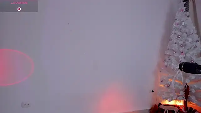 Snapshot of wendymoah chatting on January 7, 12:55 am wendymoah online show from January 7, 12:55 am