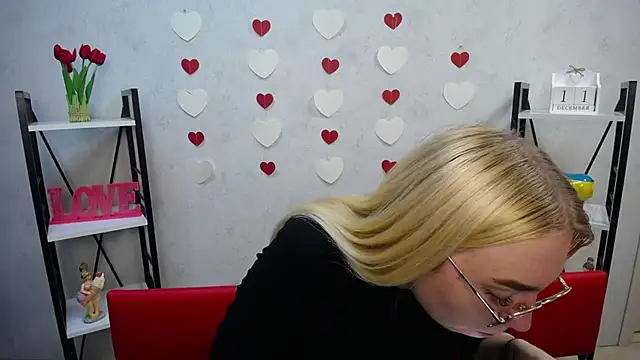 BeatriceFly online show from December 11, 4:09 pm