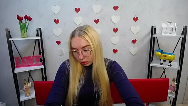 BeatriceFly online show from December 14, 9:29 am