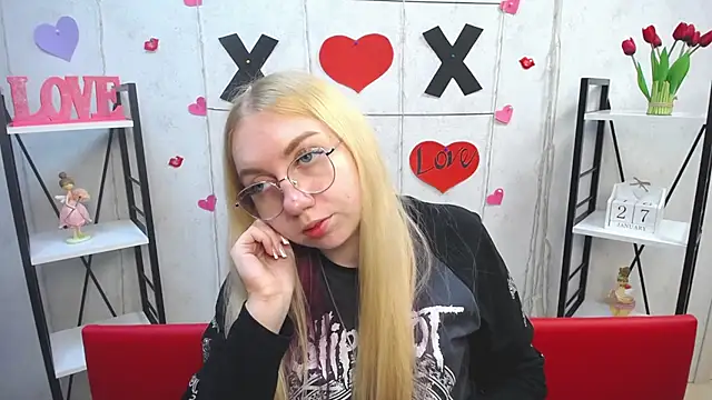 Snapshot of BeatriceFly chatting on January 28, 2:21 pm BeatriceFly online show from January 28, 2:21 pm