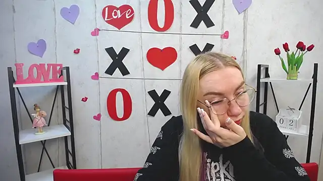 BeatriceFly online show from February 2, 6:15 am