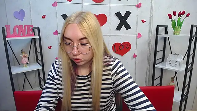 BeatriceFly online show from March 5, 9:16 am