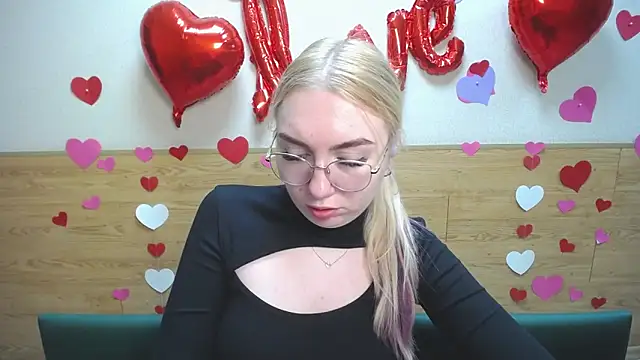 BeatriceFly online show from March 9, 3:16 pm