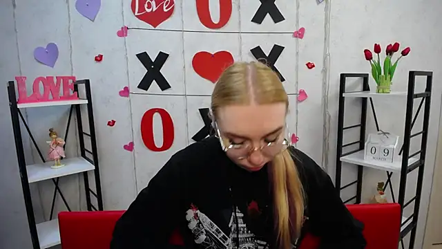 Snapshot of BeatriceFly chatting on March 10, 6:27 am BeatriceFly online show from March 10, 6:27 am