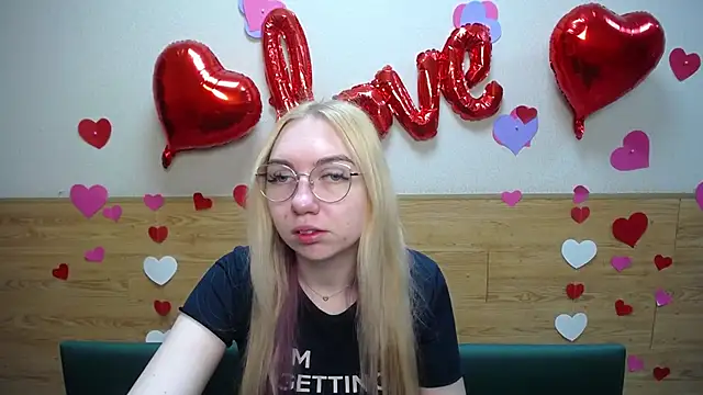 BeatriceFly online show from March 17, 6:07 am