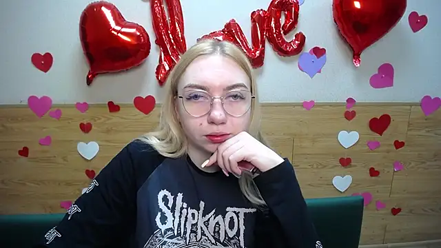 Snapshot of BeatriceFly chatting on March 20, 6:08 am BeatriceFly online show from March 20, 6:08 am