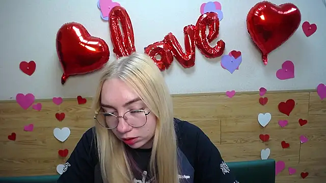 BeatriceFly online show from March 20, 12:43 pm