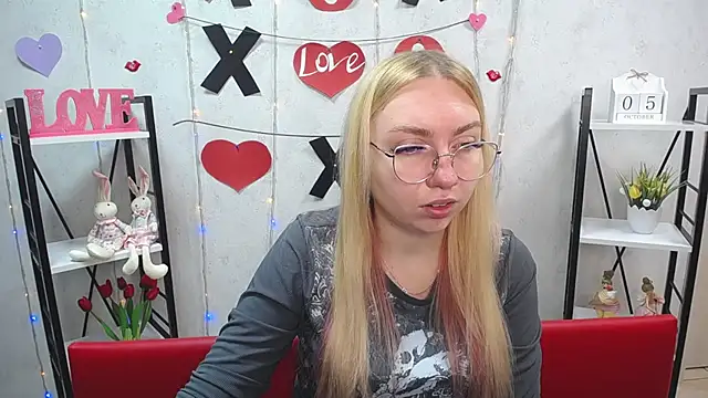 Snapshot of BeatriceFly chatting on October 5, 12:03 pm BeatriceFly online show from October 5, 12:03 pm