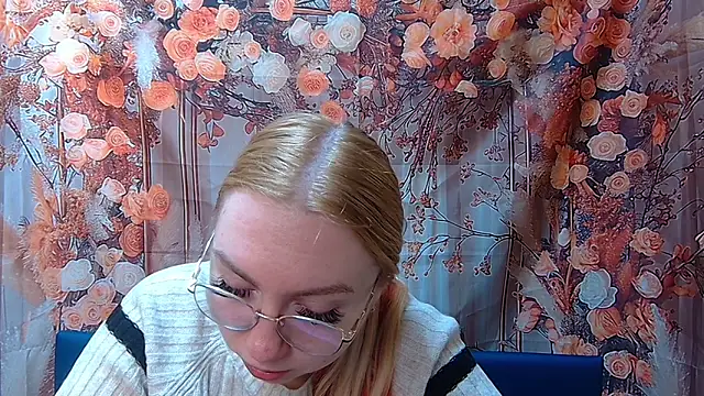 Snapshot of BeatriceFly chatting on November 6, 12:39 pm BeatriceFly online show from November 6, 12:39 pm