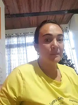 Snapshot of skayhot_ chatting on December 4, 9:57 pm skayhot online show from December 4, 9:57 pm