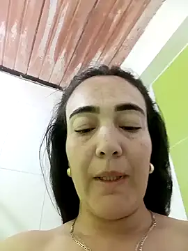 Snapshot of skayhot_ chatting on December 22, 1:33 pm skayhot online show from December 22, 1:33 pm