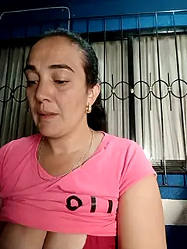 Snapshot of skayhot_ chatting on February 7, 11:24 pm skayhot online show from February 7, 11:24 pm