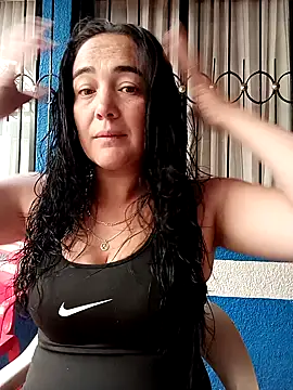 Snapshot of skayhot_ chatting on February 8, 1:33 pm skayhot online show from February 8, 1:33 pm
