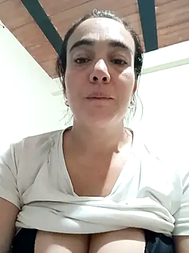 Snapshot of skayhot_ chatting on February 20, 1:14 am skayhot online show from February 20, 1:14 am