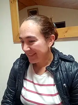 skayhot  online show from April 11, 4:00 pm