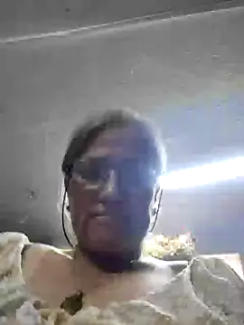 Snapshot of Edged_Hot69 chatting on December 11, 11:21 pm Edged Hot69 online show from December 11, 11:21 pm