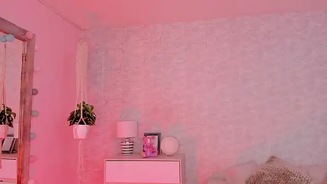 DahianaWalcott online show from December 2, 9:39 pm