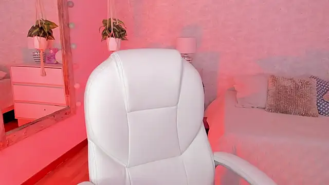 DahianaWalcott online show from February 8, 11:13 pm