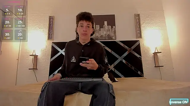 toyboys1 online show from October 8, 3:37 am