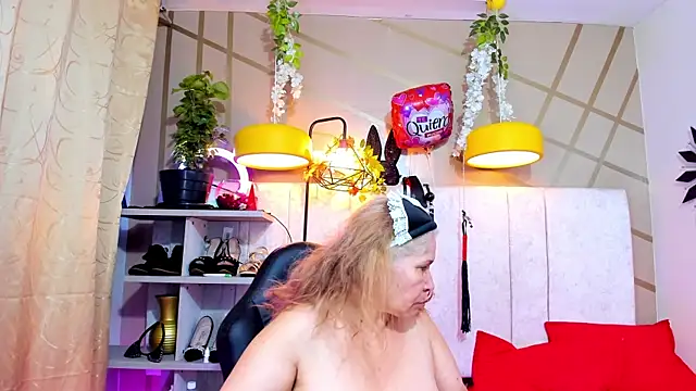 girl amada online show from February 23, 3:02 am