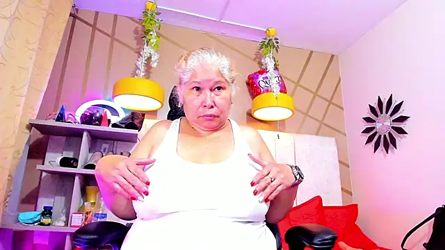 girl amada online show from March 2, 3:24 am