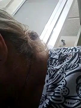 girl amada online show from September 17, 2:30 pm