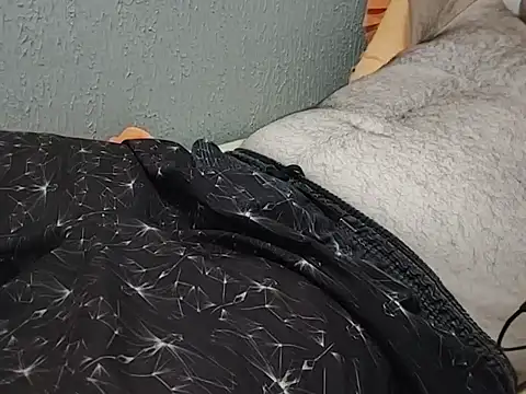 mfreitas005 online show from December 5, 2:20 am