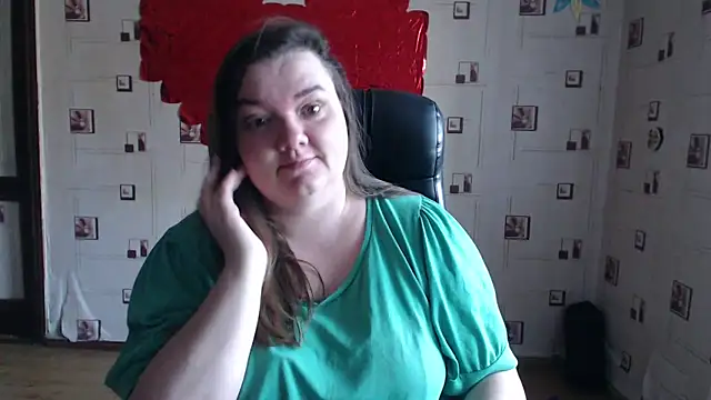 Snapshot of TasyaBigTTs chatting on March 22, 1:19 pm TasyaBigTTs online show from March 22, 1:19 pm