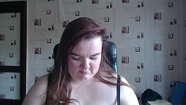 Snapshot of TasyaBigTTs chatting on October 16, 12:06 pm TasyaBigTTs online show from October 16, 12:06 pm