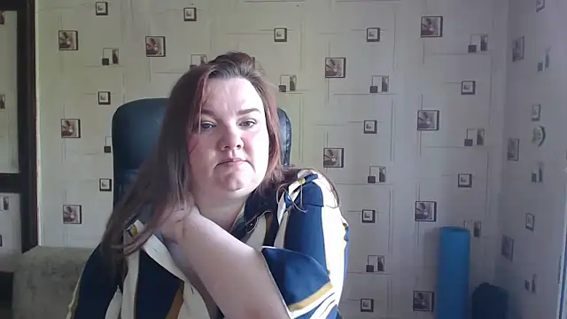 Snapshot of TasyaBigTTs chatting on May 16, 8:11 am TasyaBigTTs online show from May 16, 8:11 am