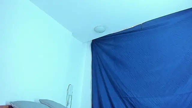 emiily15   online show from December 16, 5:54 pm