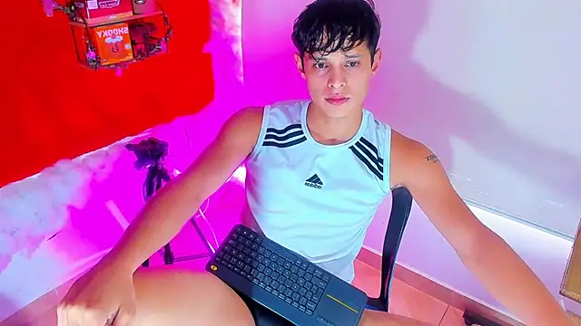 Snapshot of LilOwen_ chatting on October 1, 6:03 pm LilOwen online show from October 1, 6:03 pm