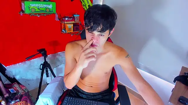 LilOwen  online show from October 22, 6:29 pm